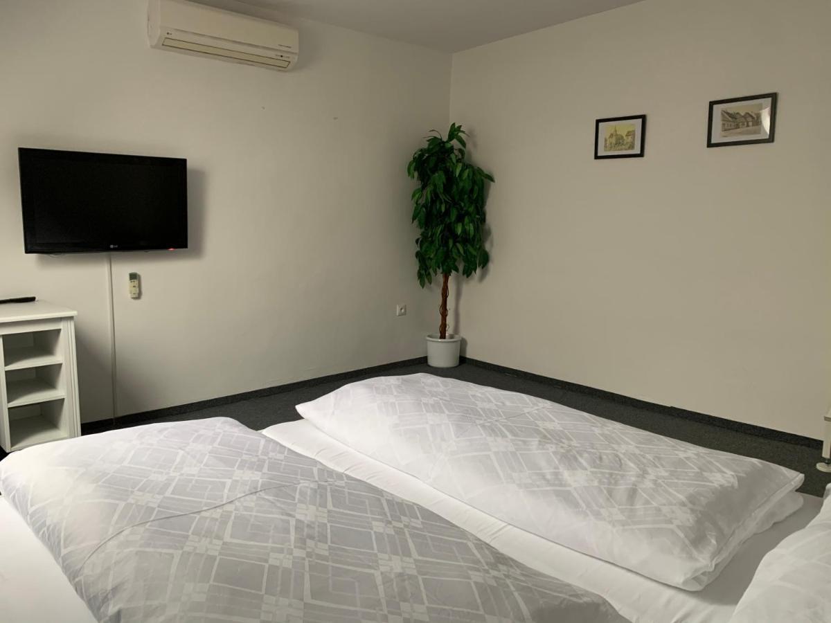 Penzion Holiday ترنافا المظهر الخارجي الصورة